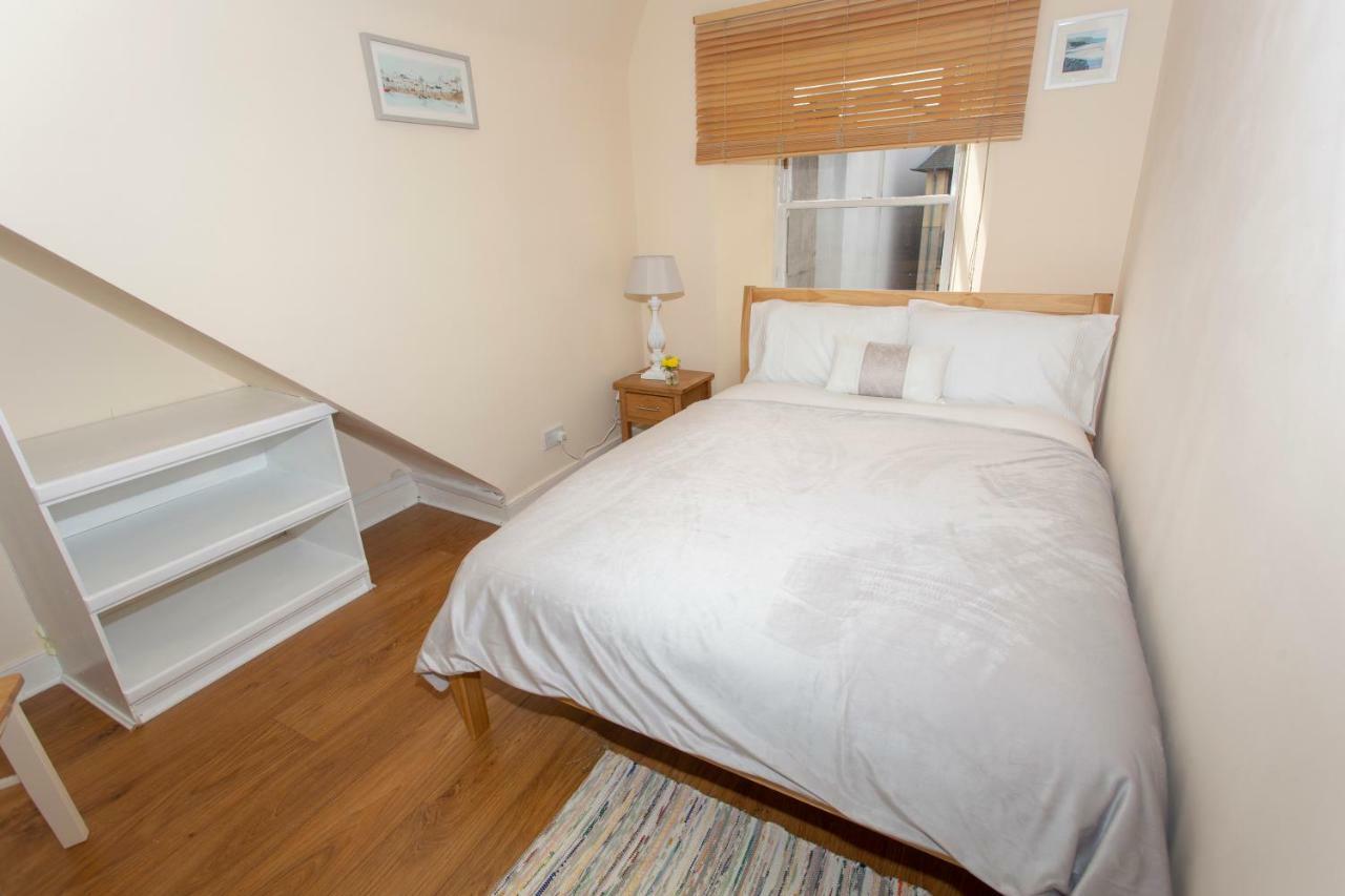 Spacious 2 Bed Apartment In The Heart Of Old Town 에든버러 외부 사진